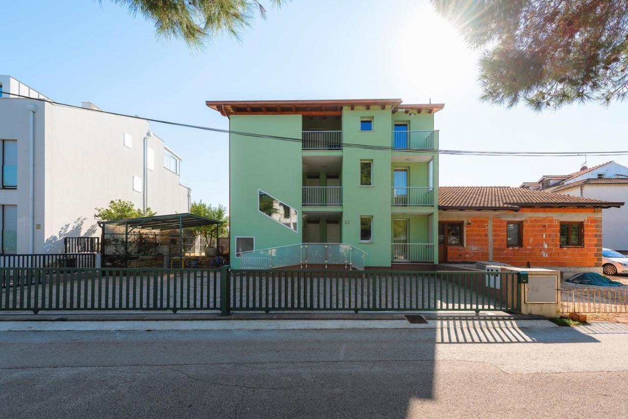 Andrea House With Apartments Umag Exteriör bild