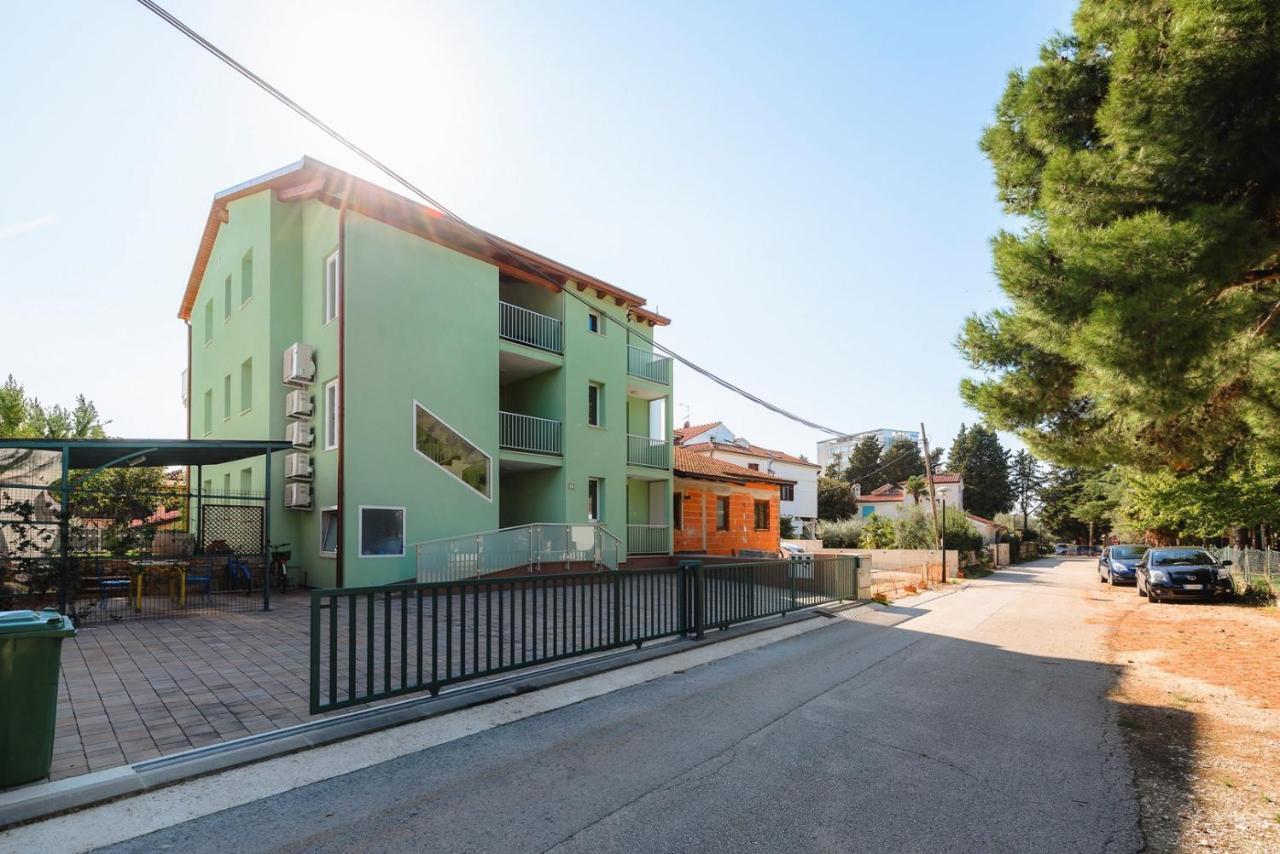 Andrea House With Apartments Umag Exteriör bild
