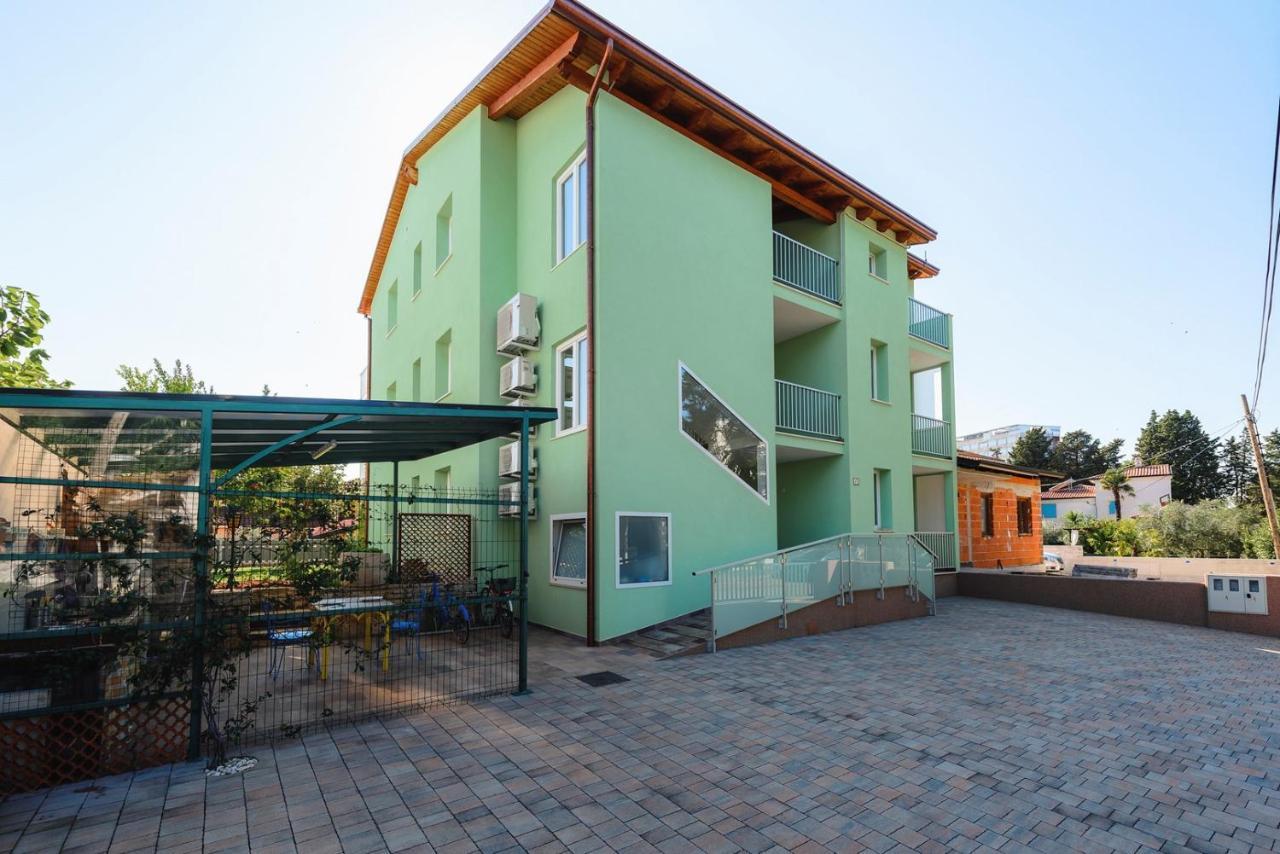Andrea House With Apartments Umag Exteriör bild