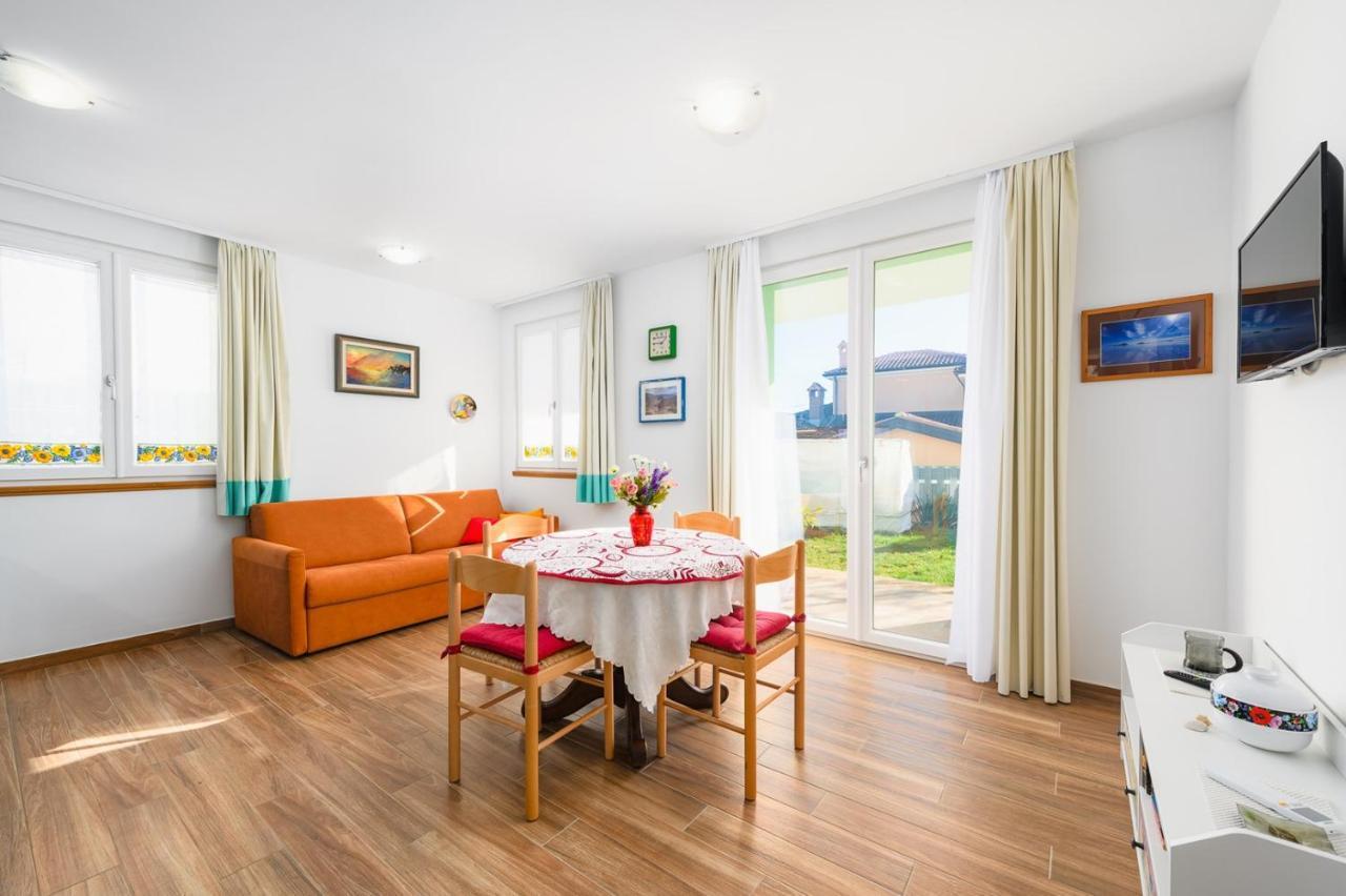 Andrea House With Apartments Umag Exteriör bild