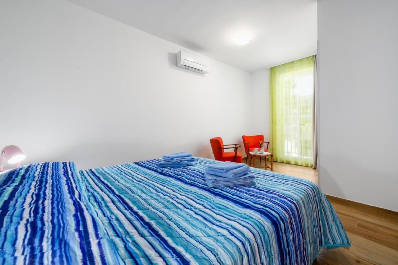 Andrea House With Apartments Umag Exteriör bild