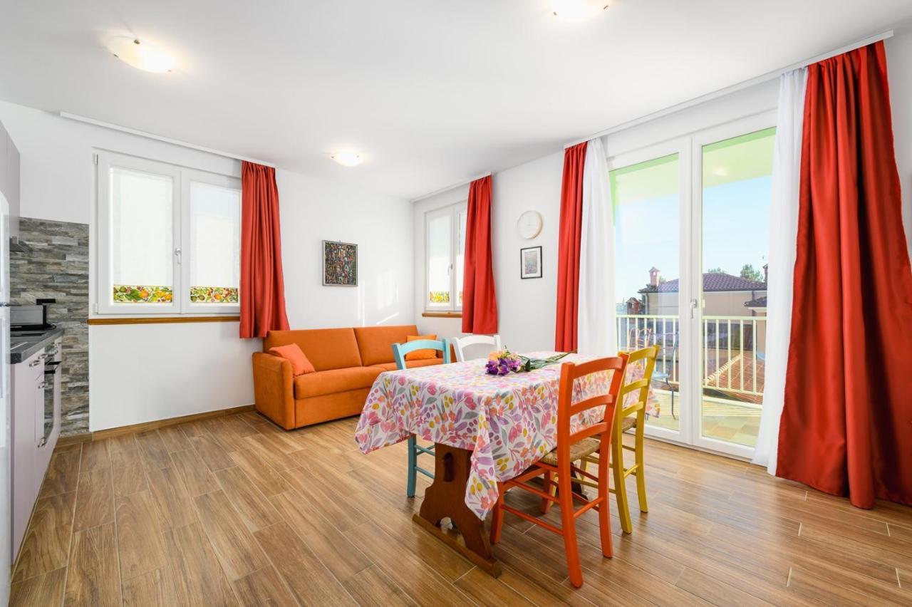 Andrea House With Apartments Umag Exteriör bild