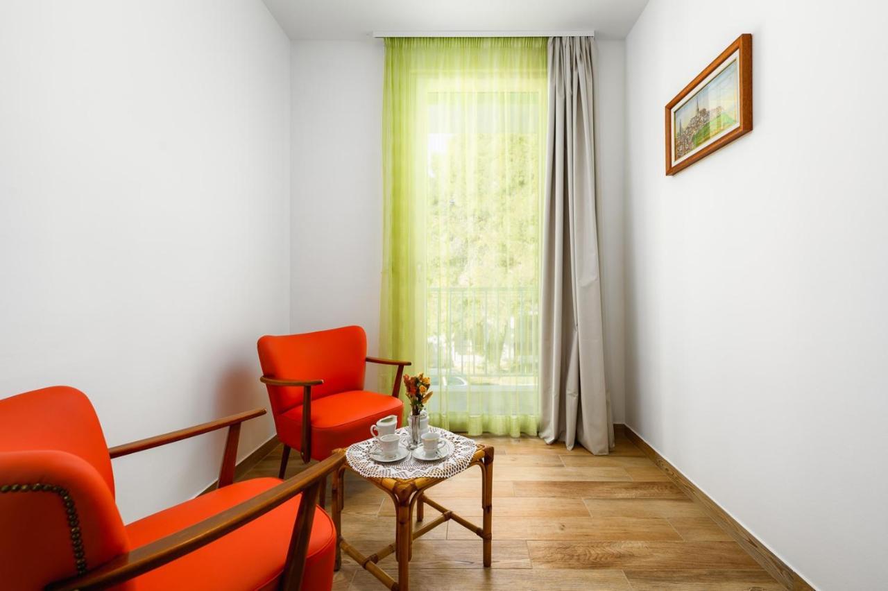 Andrea House With Apartments Umag Exteriör bild