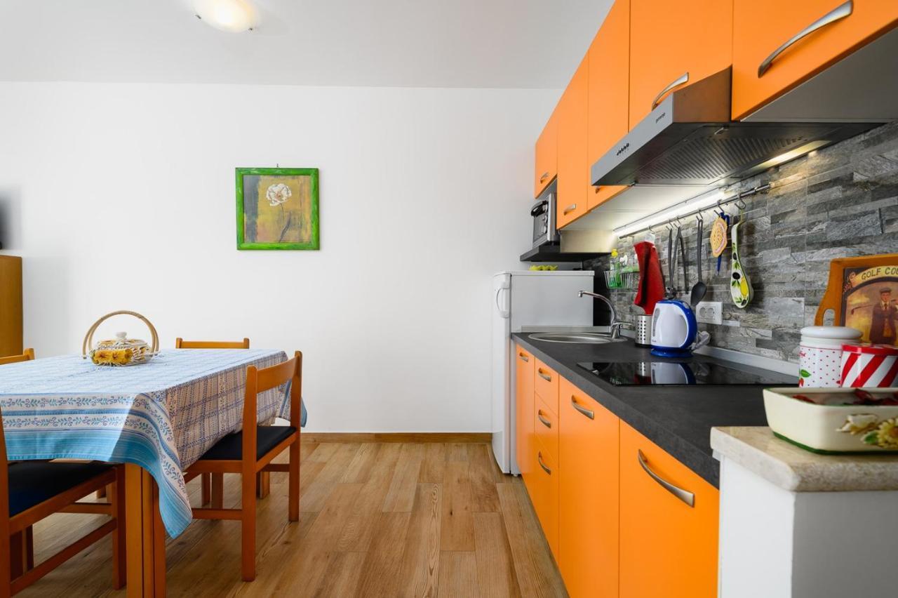 Andrea House With Apartments Umag Exteriör bild