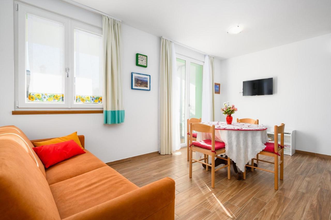 Andrea House With Apartments Umag Exteriör bild