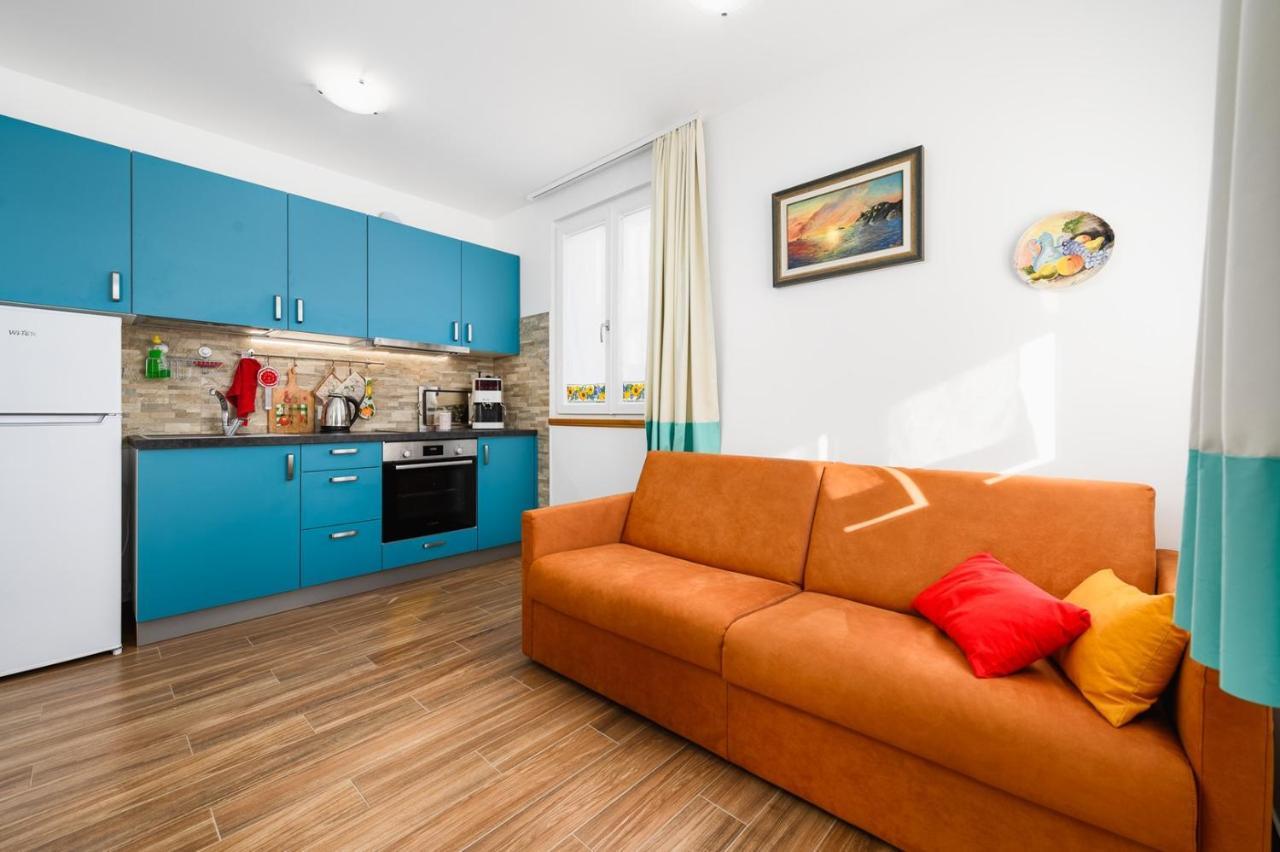 Andrea House With Apartments Umag Exteriör bild