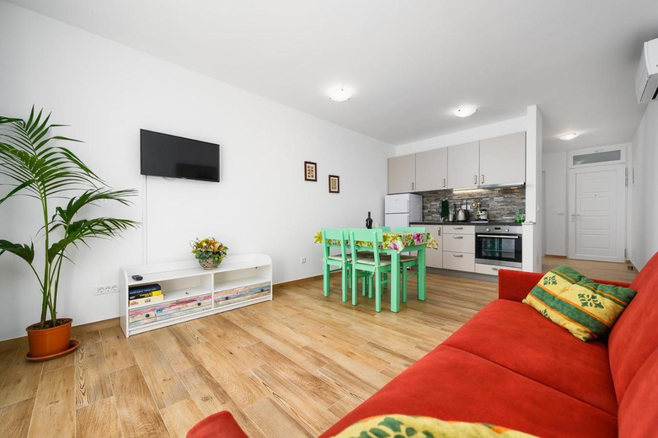 Andrea House With Apartments Umag Exteriör bild