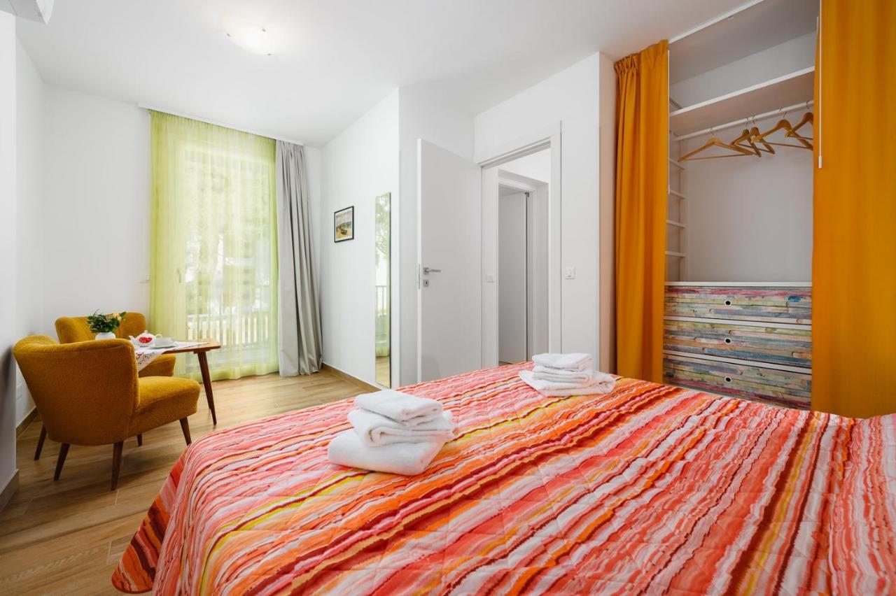 Andrea House With Apartments Umag Exteriör bild